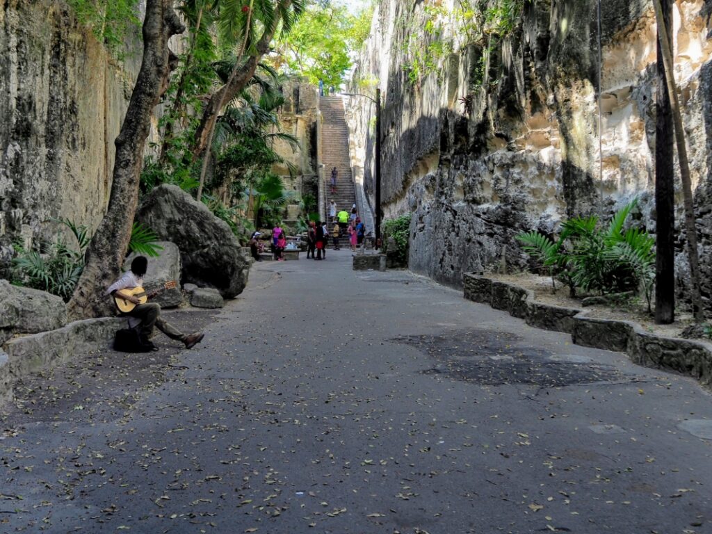 Nassau - Bahamas - Queen's Staircase